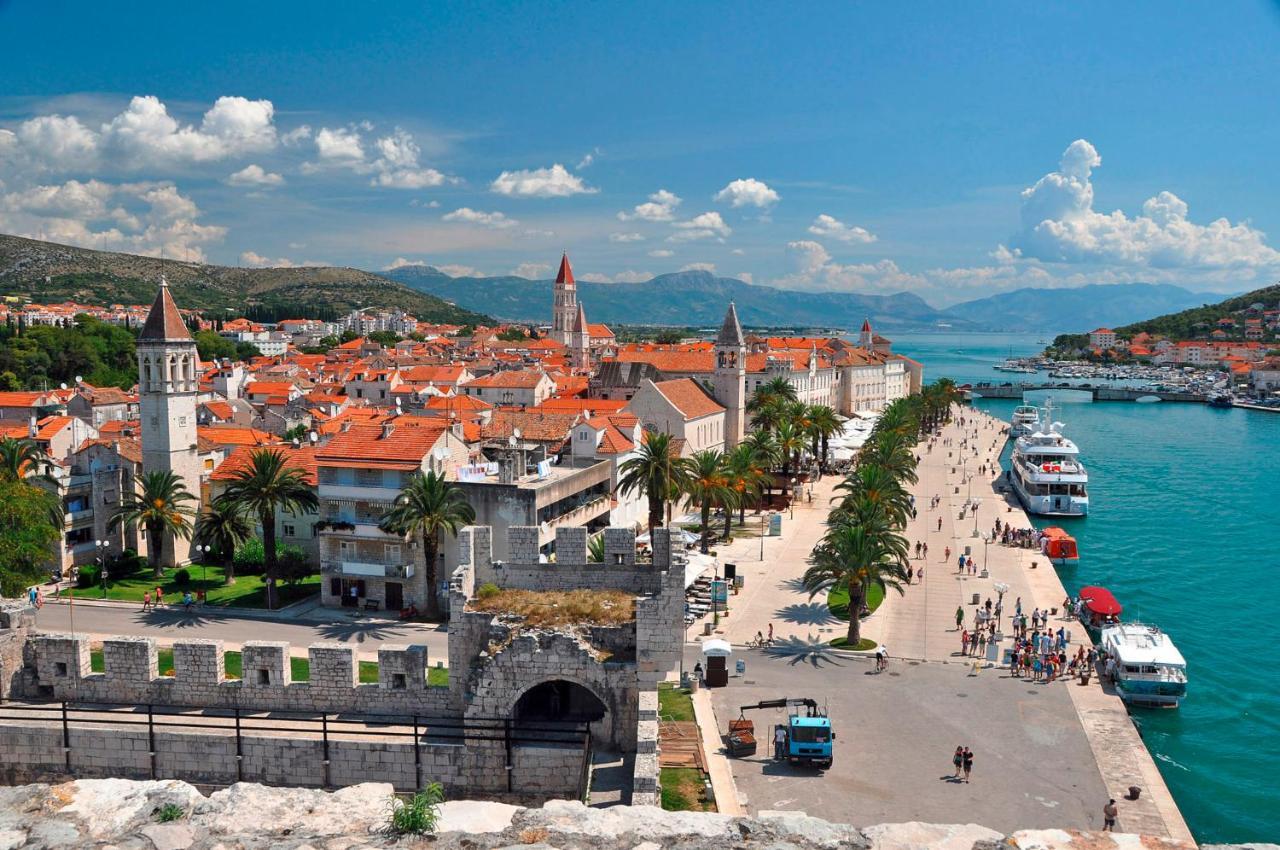 Šmuketa in Trogir Haus für 4-5 Personen Villa Eksteriør bilde