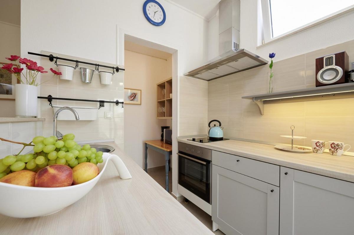 Šmuketa in Trogir Haus für 4-5 Personen Villa Eksteriør bilde