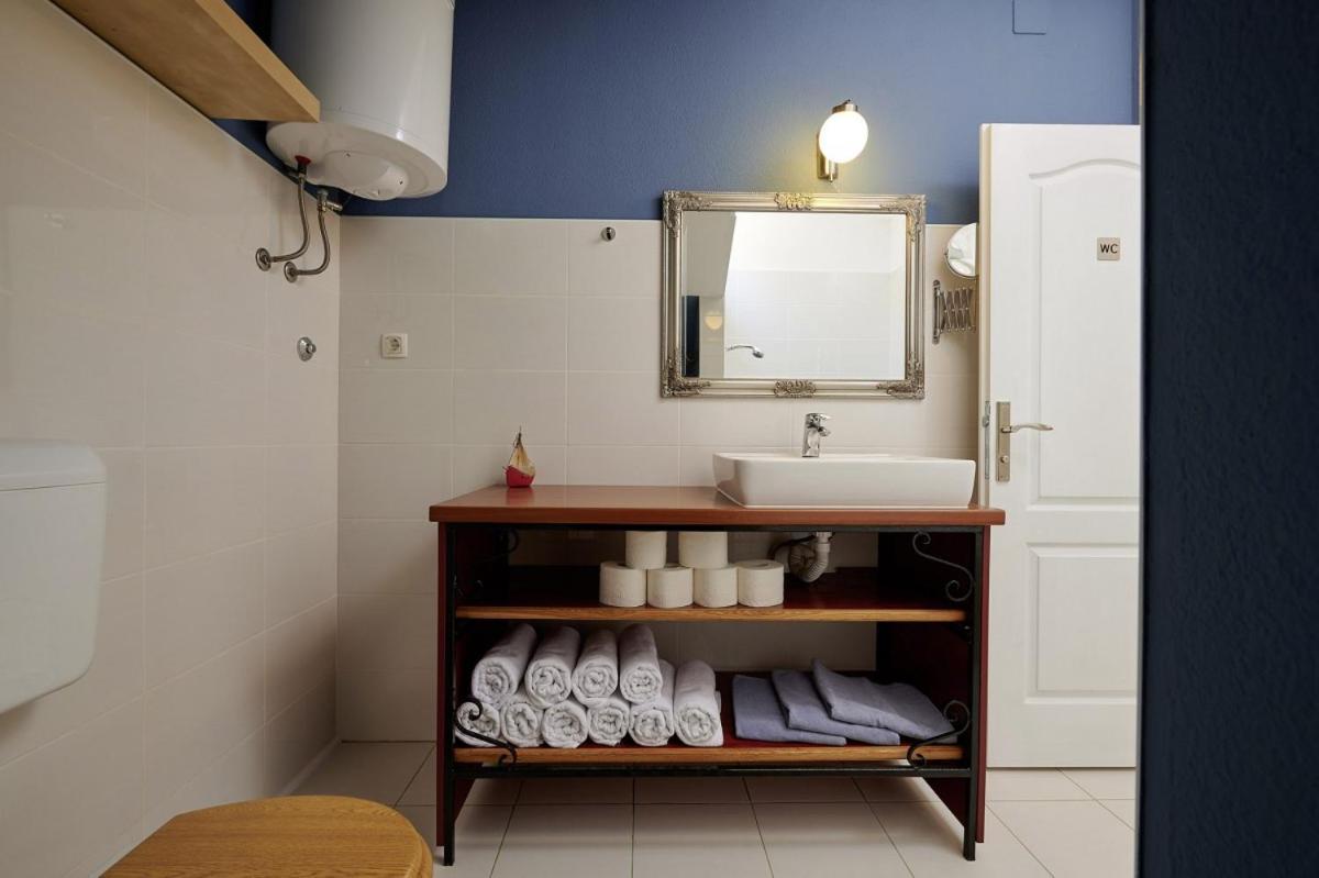Šmuketa in Trogir Haus für 4-5 Personen Villa Eksteriør bilde
