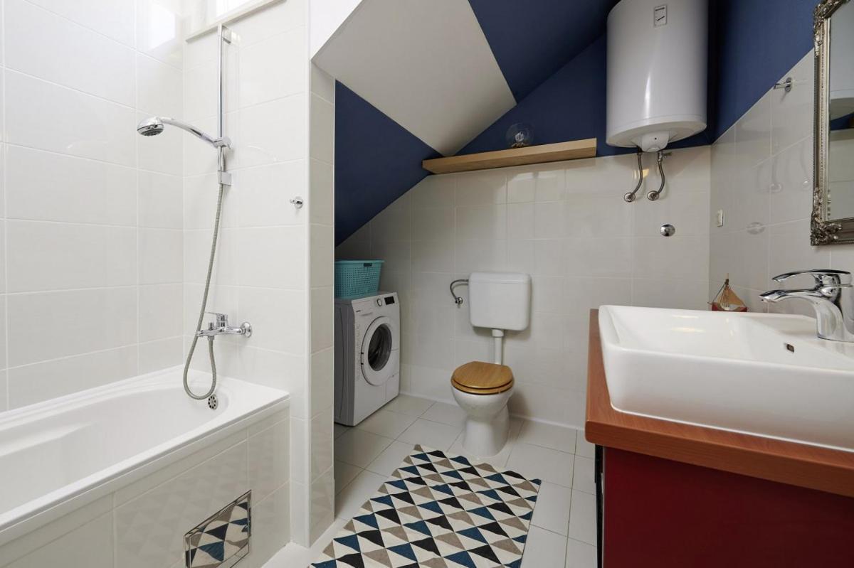 Šmuketa in Trogir Haus für 4-5 Personen Villa Eksteriør bilde